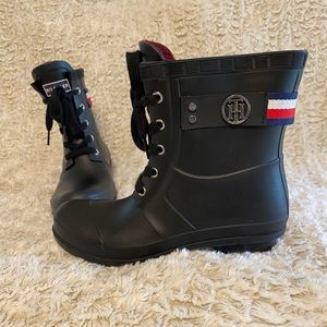 EUC Tommy Hilfiger Women’s Size 8 Rain Boots